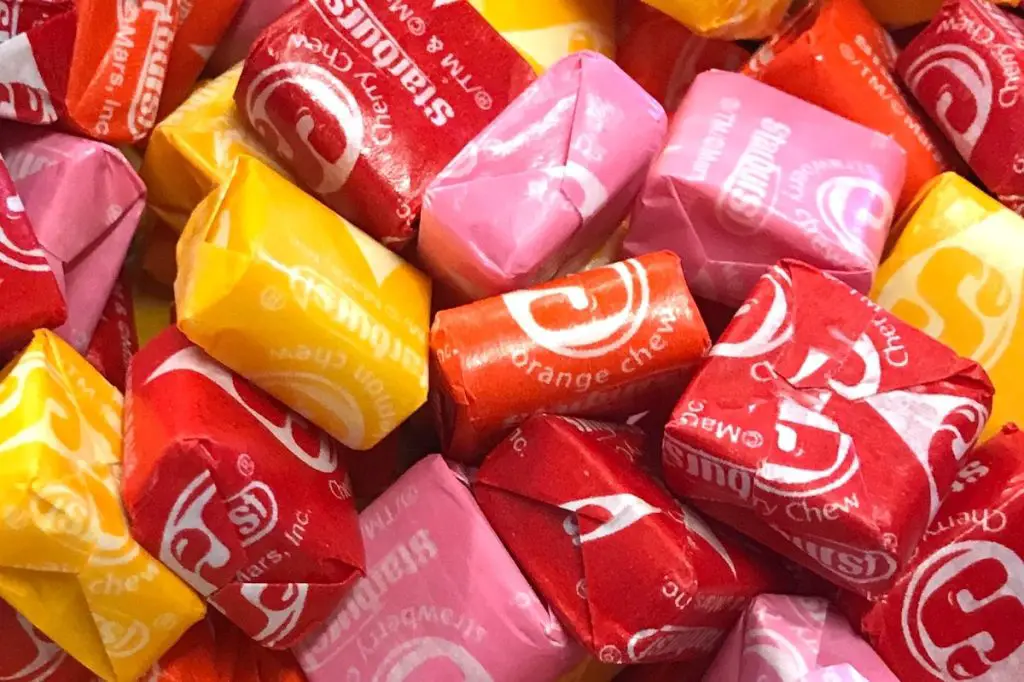 can-you-eat-the-starburst-wrapper-postureinfohub